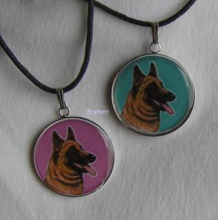 Malinois - bižuterní přívěsek  (průměr 25 mm)