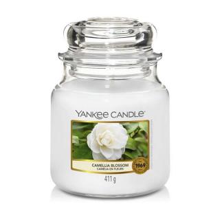 Yankee Candle střední vonná svíčka classic Camellia Blossom (Květ kamélie)