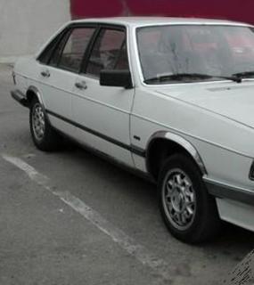 Lemy blatniku Audi 100 C2 1977-1982