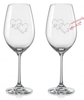 Svatební skleničky na víno s iniciály, 2 ks (Svatební sklenky se srdcem, iniciály datem svatby)