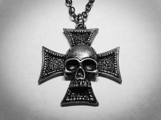Náhrdelník - Iron Cross - Skull - Black War