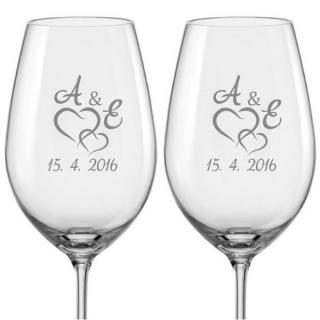 Svatební skleničky na víno Spojená srdce s monogramem, 2 ks