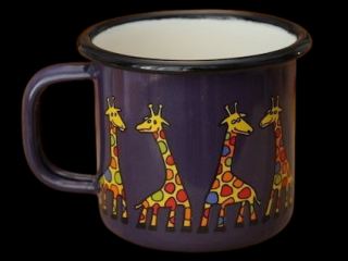 Smaltovaný hrnek fialový motiv žirafa