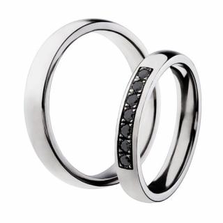 Luxusní titanové snubní prsteny s černými kameny