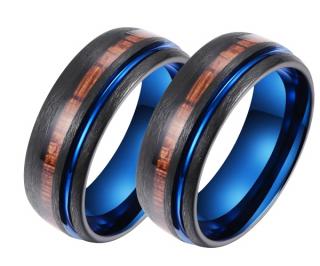 Snubní wolframové prsteny se dřevem