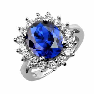 Stříbrný prsten princezny Kate