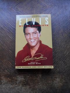 Elvis by the Presleys (David Ritz)