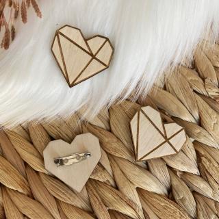Dřevěná brož - geometrické srdce