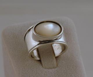 Stříbrný prsten Danaé perleť 2