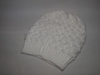 Zimní čepice s prodloužená bílá (Moderní dámská čepice)