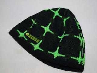 Zimní čepice vzor kříž černá / zelená (Pletená čepice se vzorem)