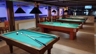 Jedna hodina kulečníku kdykoliv (Po-Ne 15.00 - 01.00) (Dárkovy voucher - billiard univerzál )