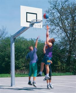 Basketbalový koš - venkovní konstrukce
