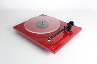 Rega Planar 2 - gramofon Barva: Red Piano