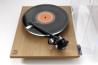 Rega Planar 3 světlý dub - gramofon Verze: Přenoska Elys 2 MM