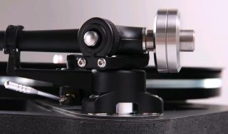 Rega Planar 8 - gramofon Verze: Šedá + přenoska Apheta 3 MC