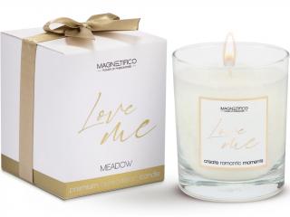 MAGNETIFICO – Love me afrodiziakální svíčka Meadow (rozkvetlá louka), 125 g