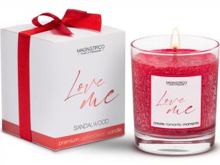 MAGNETIFICO – Love me afrodiziakální svíčka Sandalwood (Santalové dřevo), 125 g