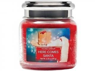 Village Candle – vonná svíčka Here Comes Santa (Santa přichází), 92 g