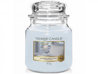 Yankee Candle – Classic vonná svíčka A Calm & Quiet Place (Klidné a tiché místo), 411 g