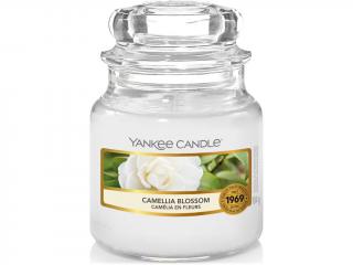 Yankee Candle – Classic vonná svíčka Camellia Blossom (Kamélie), 104 g