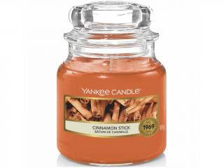 Yankee Candle – Classic vonná svíčka Cinnamon Stick (Skořicová tyčinka), 104 g