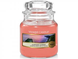 Yankee Candle – Classic vonná svíčka Cliffside Sunrise (Východ slunce na útesu), 104 g