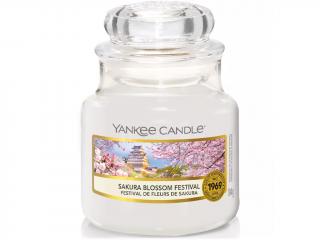 Yankee Candle – Classic vonná svíčka Sakura Blossom Festival (Festival sakury), 104 g