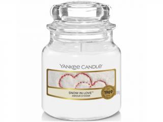 Yankee Candle – Classic vonná svíčka Snow in Love (Zamilovaný sníh), 104 g