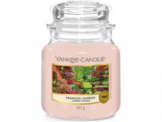 Yankee Candle – Classic vonná svíčka Tranquil Garden (Tichá zahrada), 411 g