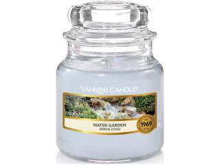 Yankee Candle – Classic vonná svíčka Water Garden (Vodní zahrada), 104 g