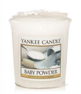 Yankee Candle – votivní svíčka Baby Powder (Dětský pudr), 49 g