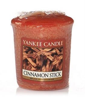 Yankee Candle – votivní svíčka Cinnamon Stick (Skořicová tyčinka), 49 g
