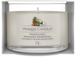 Yankee Candle –  votivní svíčka ve skle Woodland Weekend Memories (Vzpomínky na víkendy v lese), 37 g