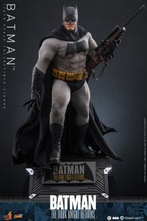 Batman: The Dark Knight Returns: figurka Batman "Hot Toys"