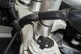 Adaptéry pro zvýšení řídítek (30mm) CNC RACING pro Ducati Multistrada V4 Barva: stříbrná