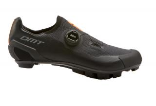 Tretry DMT KM30 Black/Black Velikost: 45,5