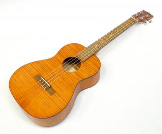 Baryton ukulele Kala KA-BEM Mahagon (Exoticke mahagonové baritonové ukulele s pouzdrem)