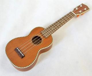 Celomasivní mahagonové sopranové ukulele Mainland matte (Klasické mahagonové soprano ukulele s lanovím lemováním)