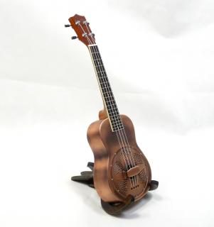 Koncertní akustické resonator ukulele KOKI´O U-BRASS-CH-C (Mohutný mosazový resonator v chamagnské prvedení)