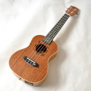 Koncertní elektro-akustické ukulele FLIGHT DUC323 CEQ  MAH (Mahagonové koncertní ukulele se snímačem a pouzdrem)