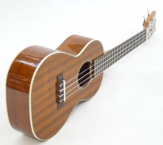 Koncertní ukulele MAHIMAHI MC-87G Mahagon (Celomasivní zdobení mahagon)