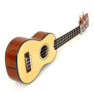Sopránové ukulele KALA KA SSG Smrk  mahagon (Smrkový masiv a mahagonové soprano ukulele s futralem)