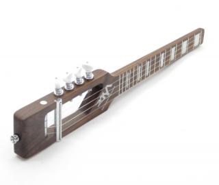 Tenor elektro ukulele UKS432WA RISA (Risa "Klacka" javorové elektro tenor ukulele s pouzdrem)