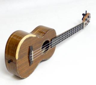 Tenor ukulele BARNES  MULLINS BMUK5T Ořech (Lesklé ořechové tenor ukulele s pohodlným krajem)