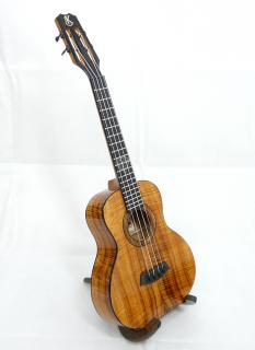 Tenor ukulele KANILE´A ALDRINE Premium koa (Celomasivní koa - ručně vyráběné na Havaji s kufrem)