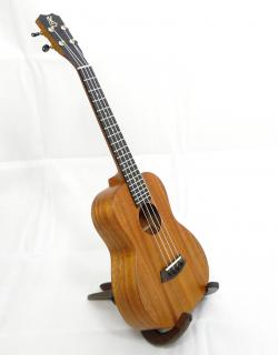 Tenor ukulele Kanile´a  E SILK (Hedvabní , koa masiv prvo-třídní ukulele z Havaje.)