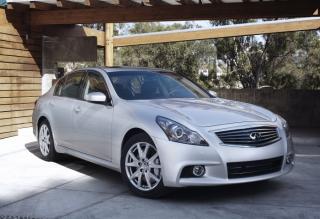 poster č.230100 Nissan Infiniti (automobily)