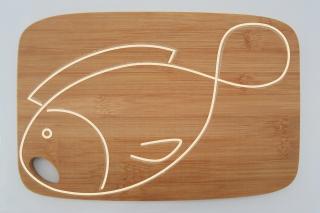 Bambusové prkénko s motivem ryby - 30 x 20 cm