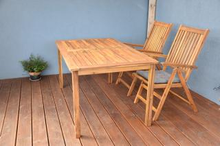 Dřevěný stůl z akácie - 150 x 90 cm